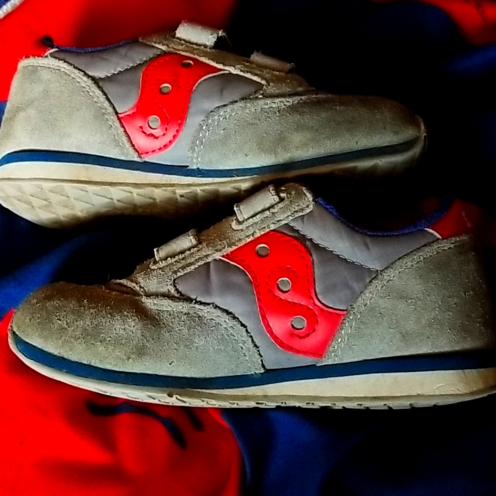 Boys Saucony velcro sneakers